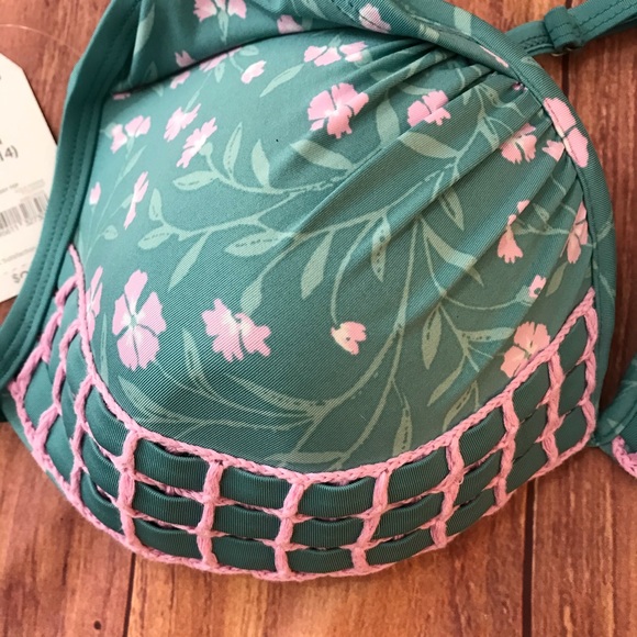 NWT Time & Tru Green w/Pink Flowers Bikini Top Lg - Picture 6 of 7